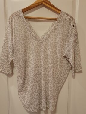 Express Neutral Taupe Animal Print V-Neck Short Sleeve Top